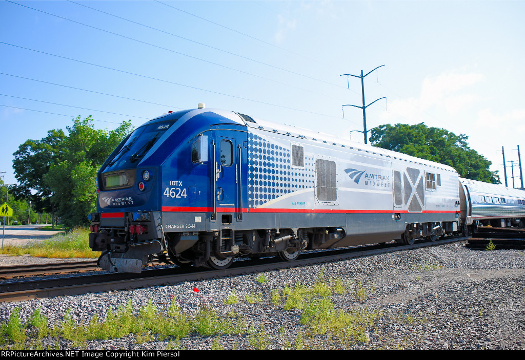 IDTX 4624 Amtrak Midwest Illinois Zephyr